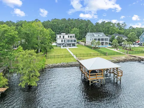 2405 River Road, Myrtle Beach, SC — photo 12 of 70 by Richardson Custom Builders