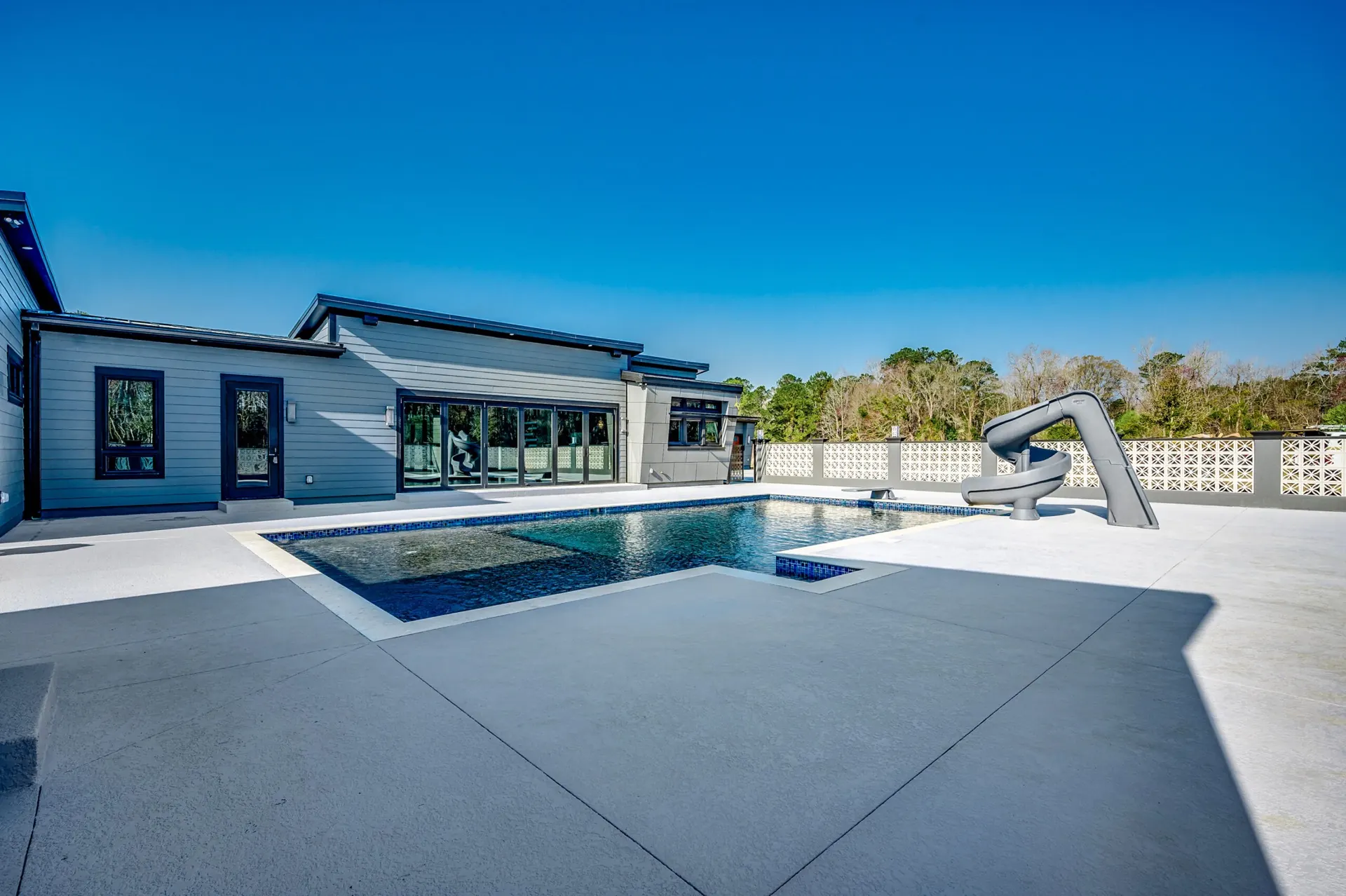 4137 Woodlawn Drive, Loris, SC — photo 10 of 60 by Richardson Custom Builders