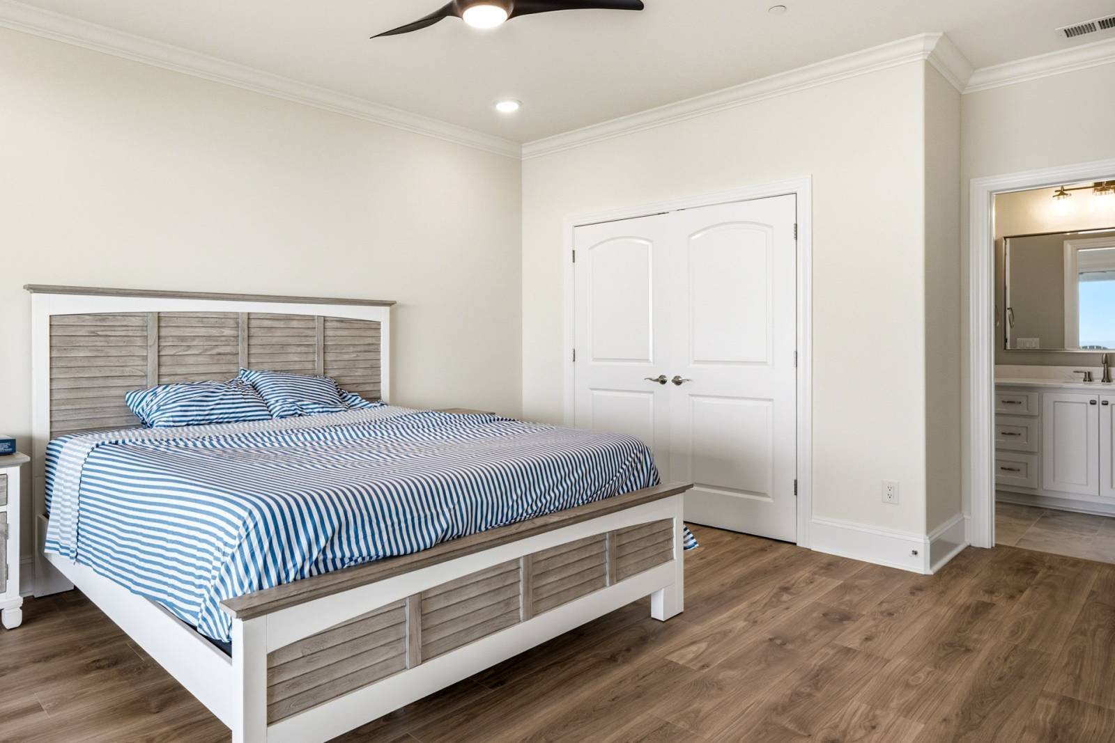 4300 N Ocean Boulevard, N. Myrtle Beach, SC — photo 15 of 25 by Richardson Custom Builders